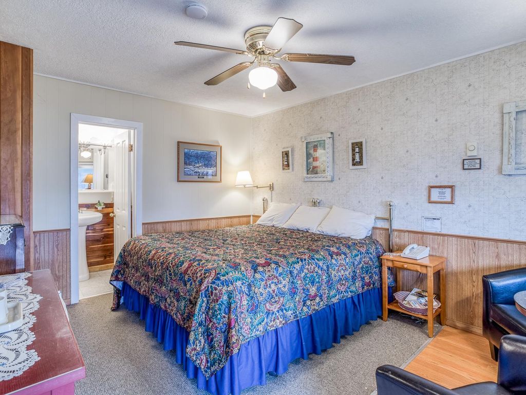 t09-lighthouse-@-trollers-lodge/