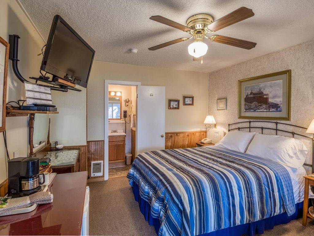 t11-trawler-@-trollers-lodge/