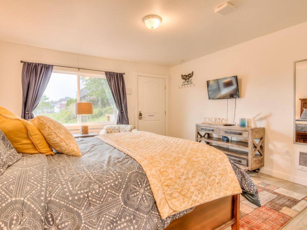 w6-pilot-@-whale-inn/