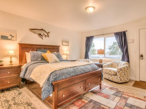 W6 - Pilot - Whale Inn