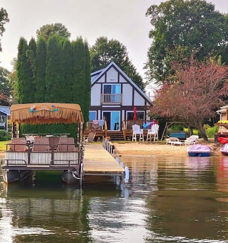 The Whimsical Cottage Sister Lakes Michigan - Benton Harbor