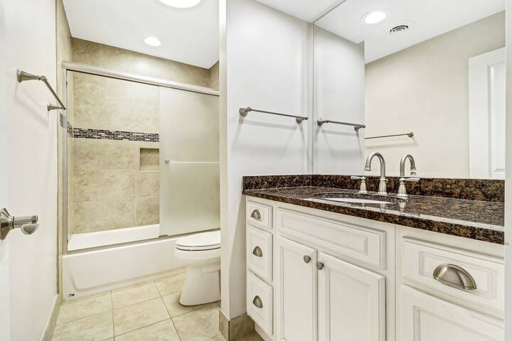 Coastal Cabana-10 min walk to Private Beach Access - Hilton Head Island