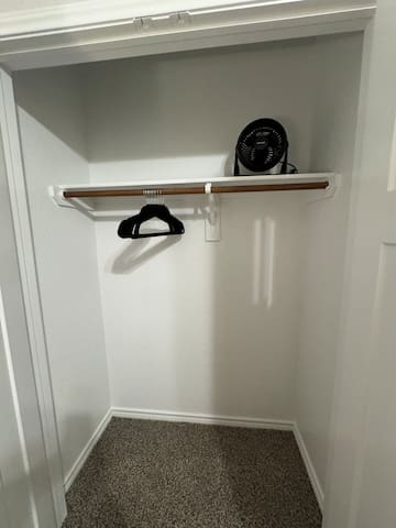 Relaxing Aggie-Friendly Home, 15-mins Kyle Field - College Station