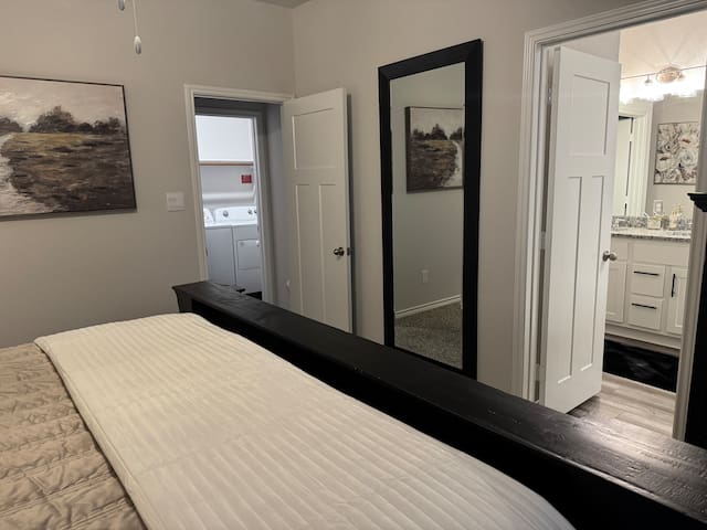 Relaxing Aggie-Friendly Home, 15-mins Kyle Field - College Station