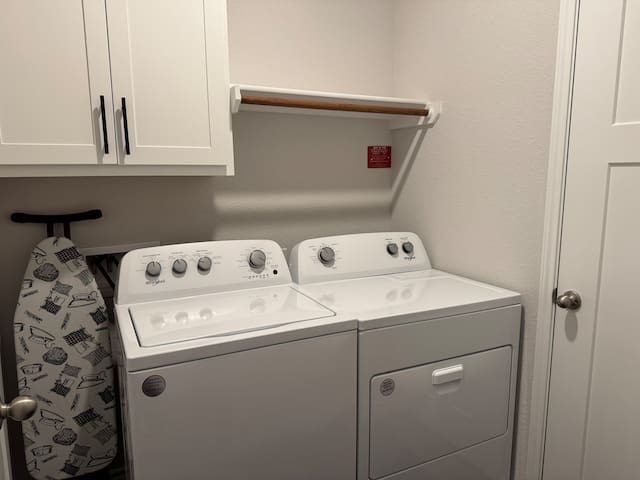 Relaxing Aggie-Friendly Home, 15-mins Kyle Field - College Station