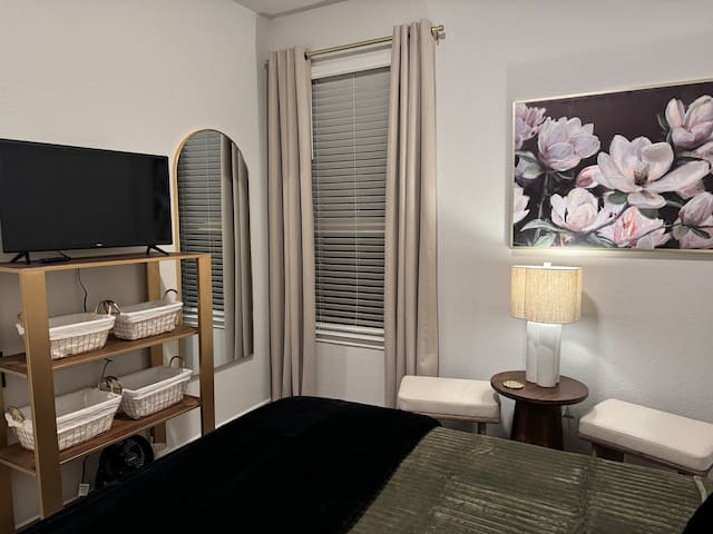 Relaxing Aggie-Friendly Home, 15-mins Kyle Field - College Station