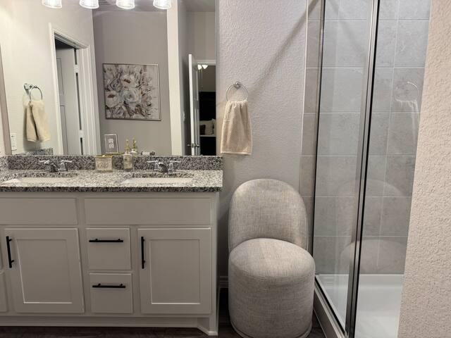 Relaxing Aggie-Friendly Home, 15-mins Kyle Field - College Station