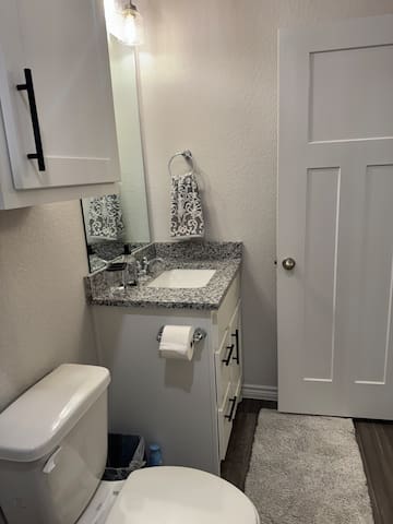 Relaxing Aggie-Friendly Home, 15-mins Kyle Field - College Station