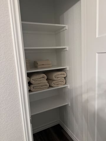 Relaxing Aggie-Friendly Home, 15-mins Kyle Field - College Station