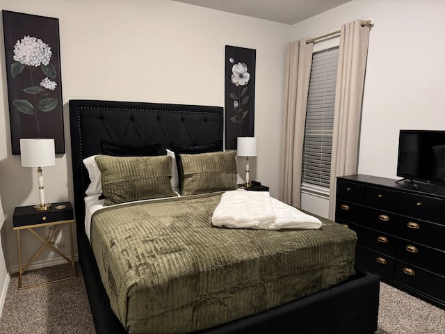 Relaxing Aggie-Friendly Home, 15-mins Kyle Field - College Station