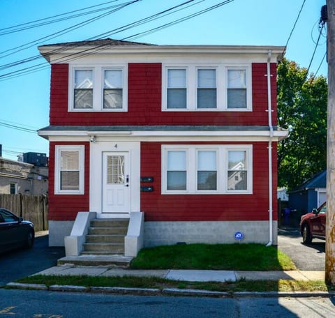 Modern Three Bedroom Condo - Near Boston