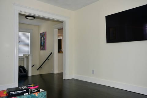 Modern Three Bedroom Condo - Near Boston