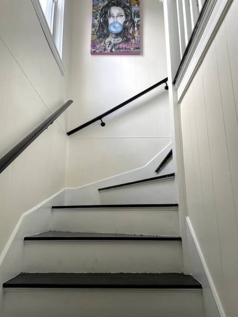 Modern Three Bedroom Condo - Near Boston