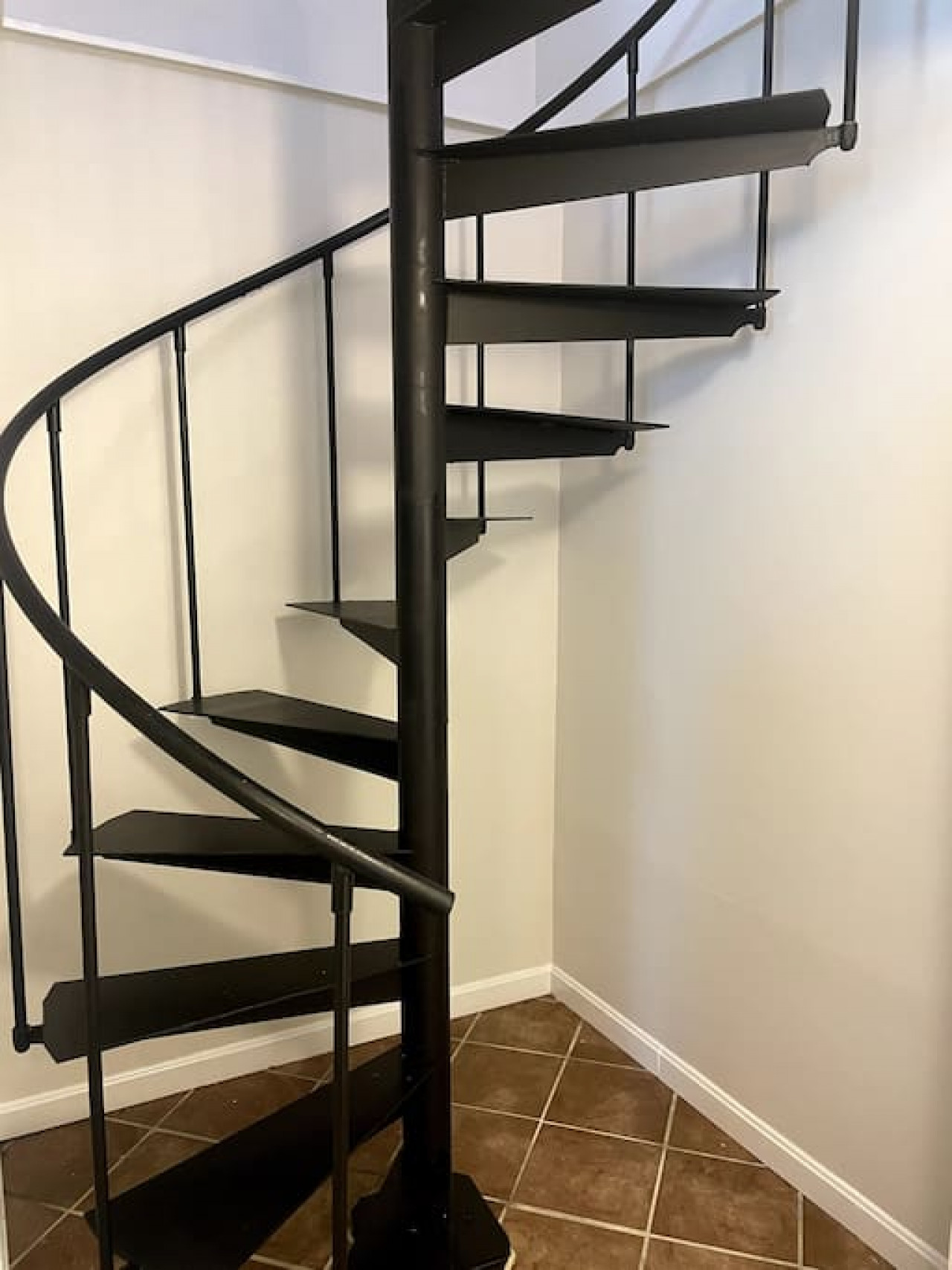 lovely-two-bedroom-condo-in-south-boston/