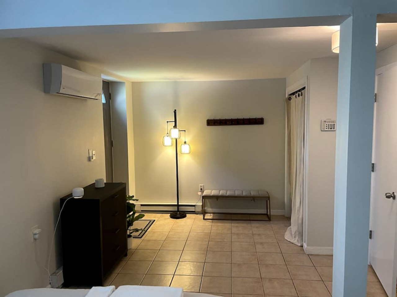 lovely-two-bedroom-condo-in-south-boston/