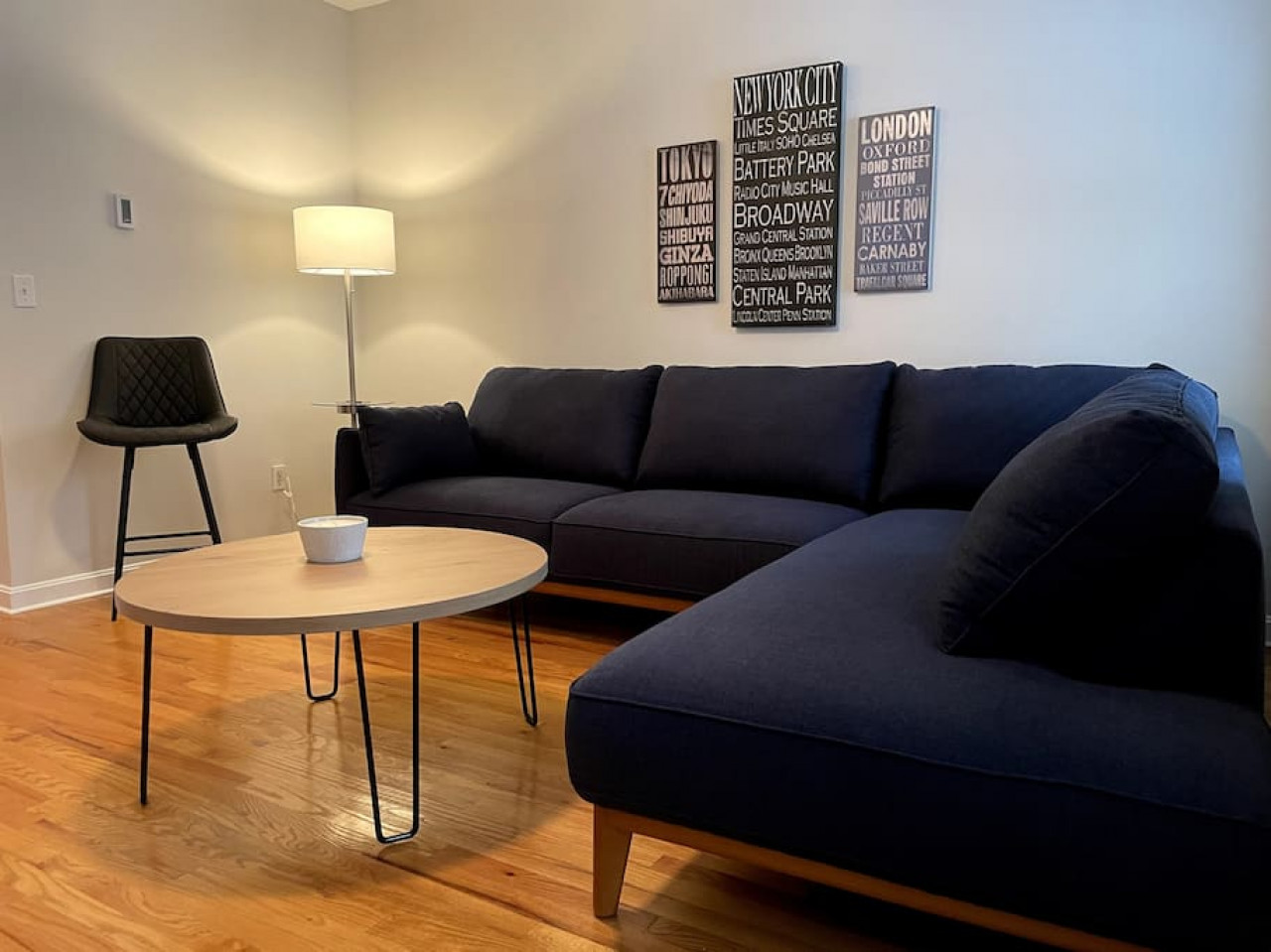 lovely-two-bedroom-condo-in-south-boston/