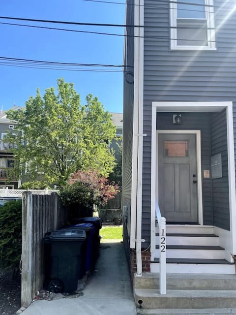 Lovely Two Bedroom Condo in South Boston