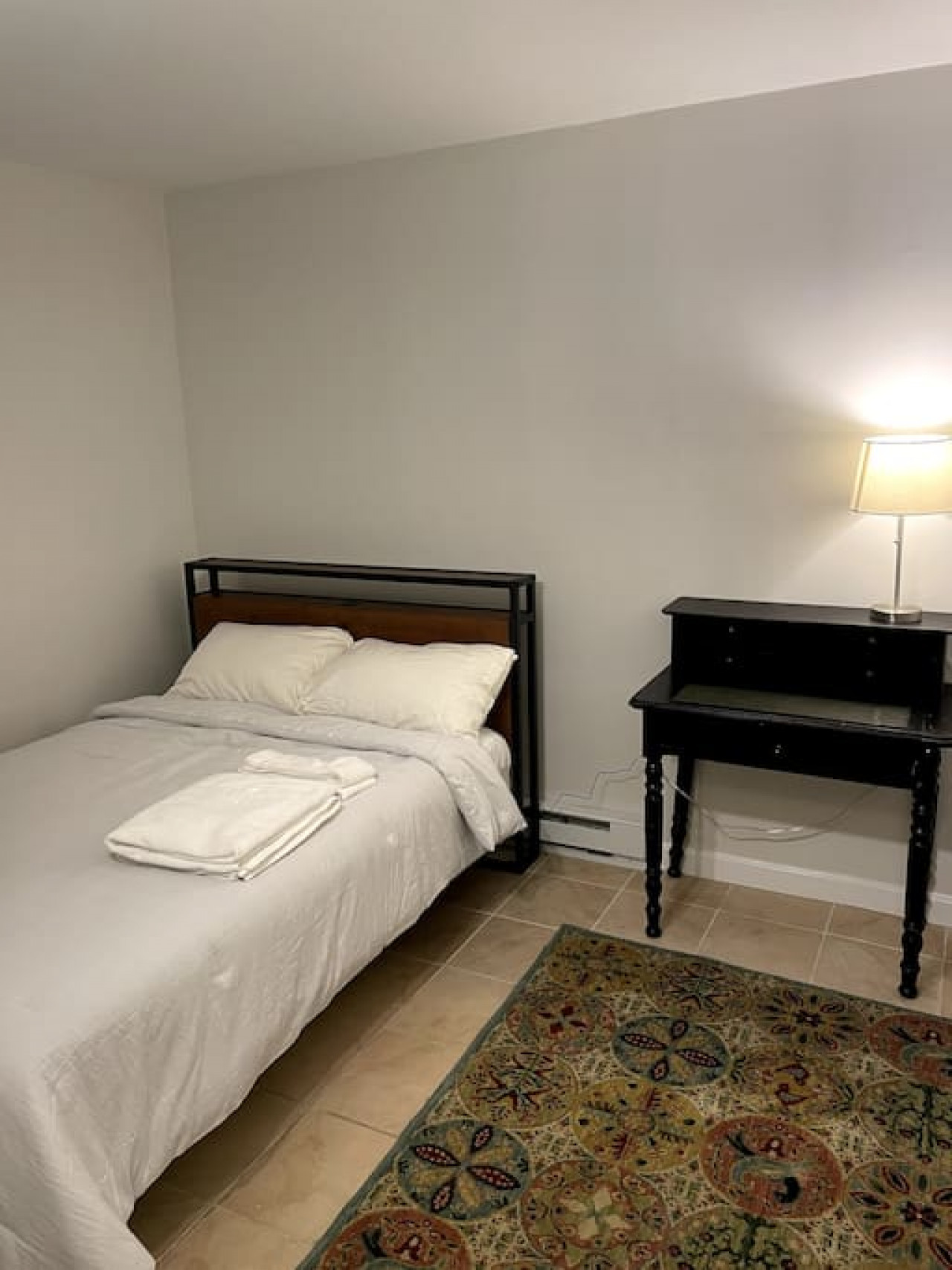 lovely-two-bedroom-condo-in-south-boston/