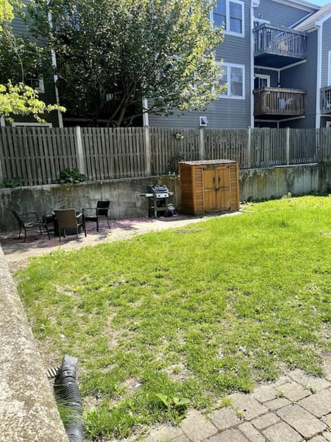 Lovely Two Bedroom Condo in South Boston