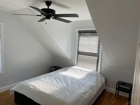 Queen Bed |Boston|RM 3