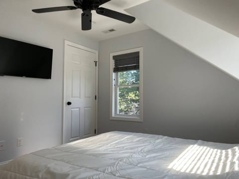 Queen Bed |Boston|RM 3
