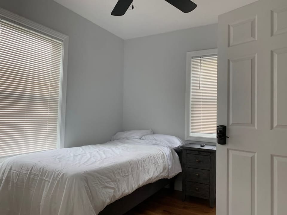 Private Room Near Hospital & Tech - Stoneham