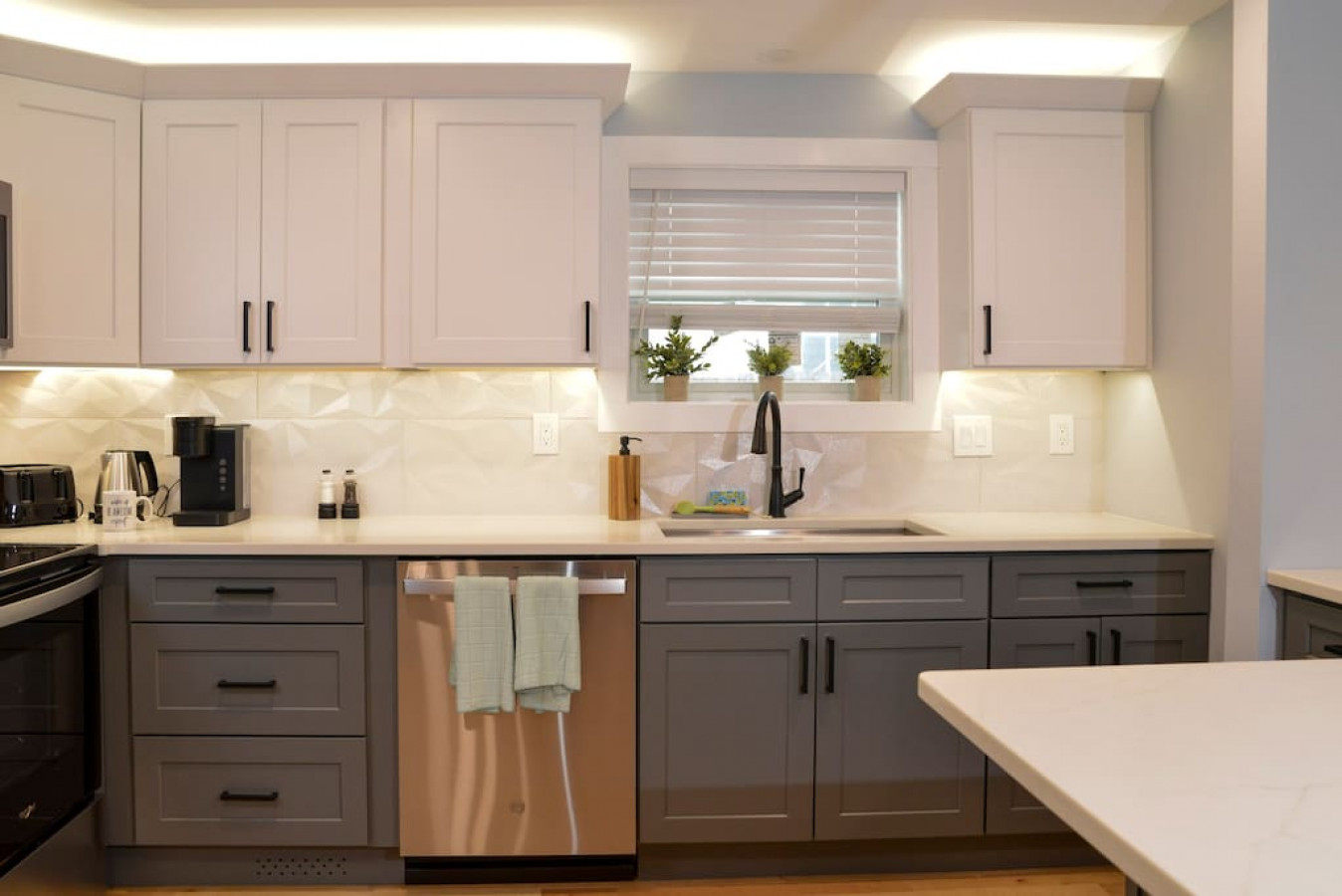 lake-access-4-bed-3-bath-hot-tub/