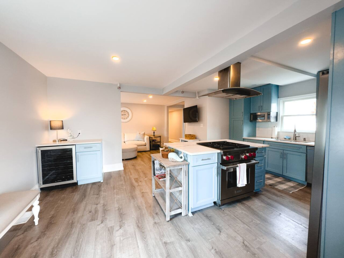 charming-hyannis-3-bed-2-bath/