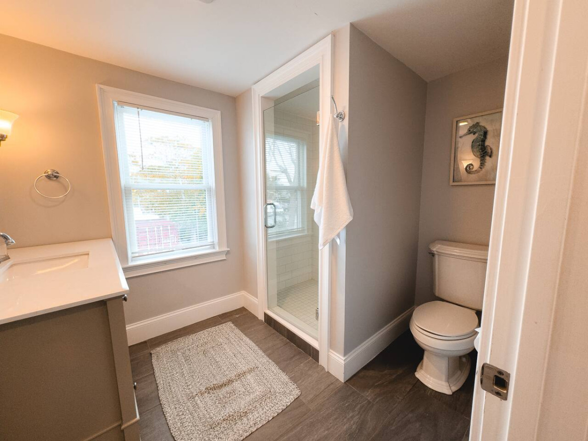 water-access-5-bed-2-bath-retreat/