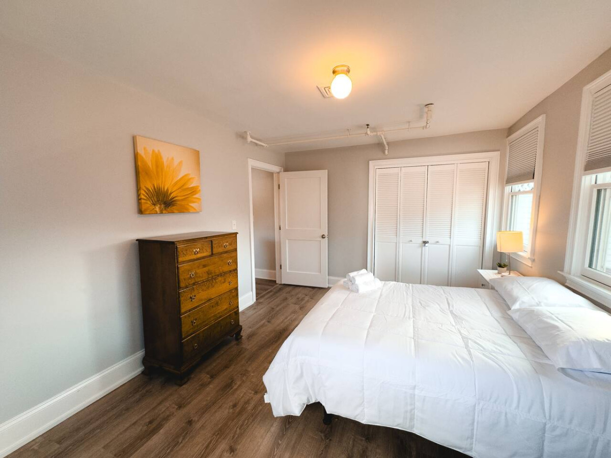 water-access-5-bed-2-bath-retreat/