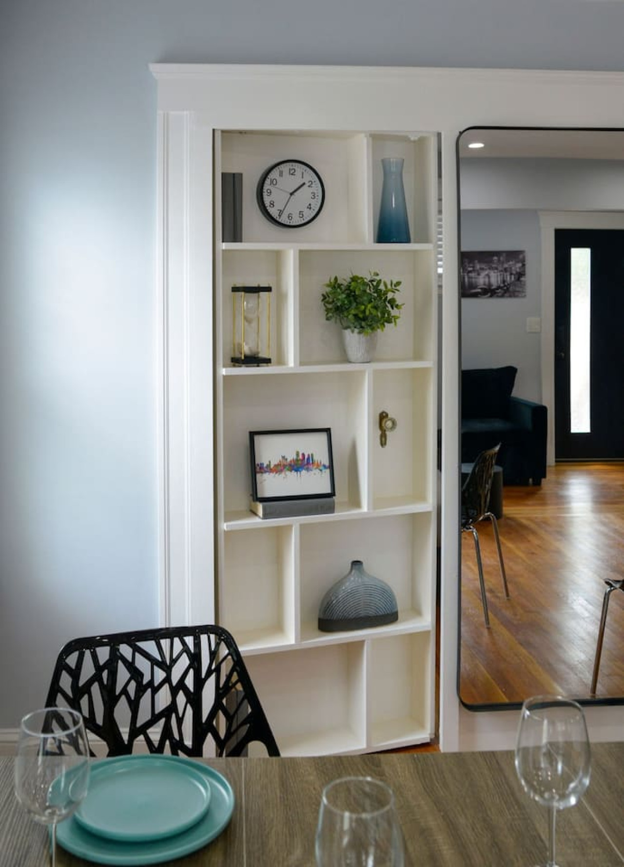 enchanting-hidden-door-escape/