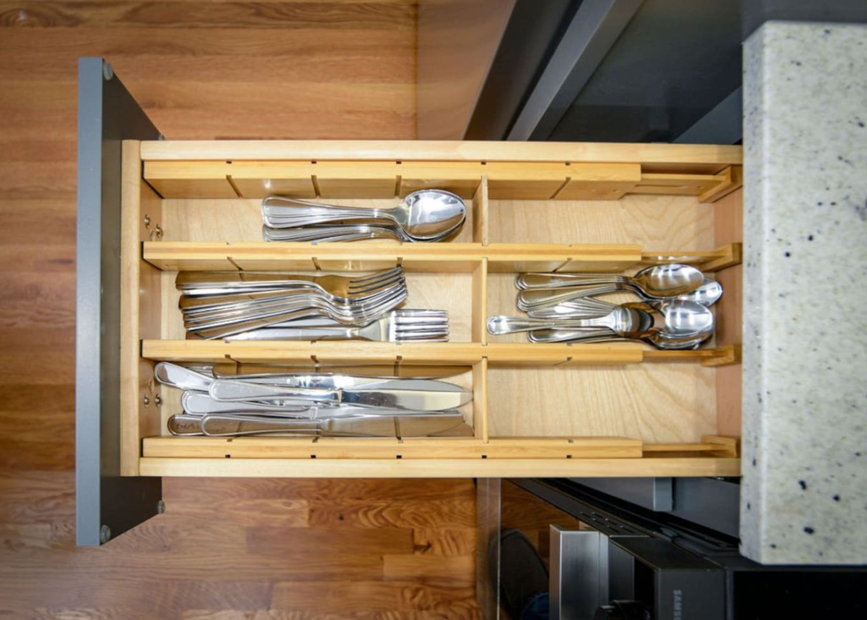 enchanting-hidden-door-escape/