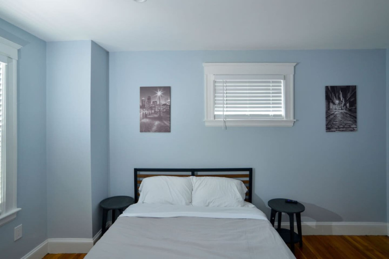 enchanting-hidden-door-escape/