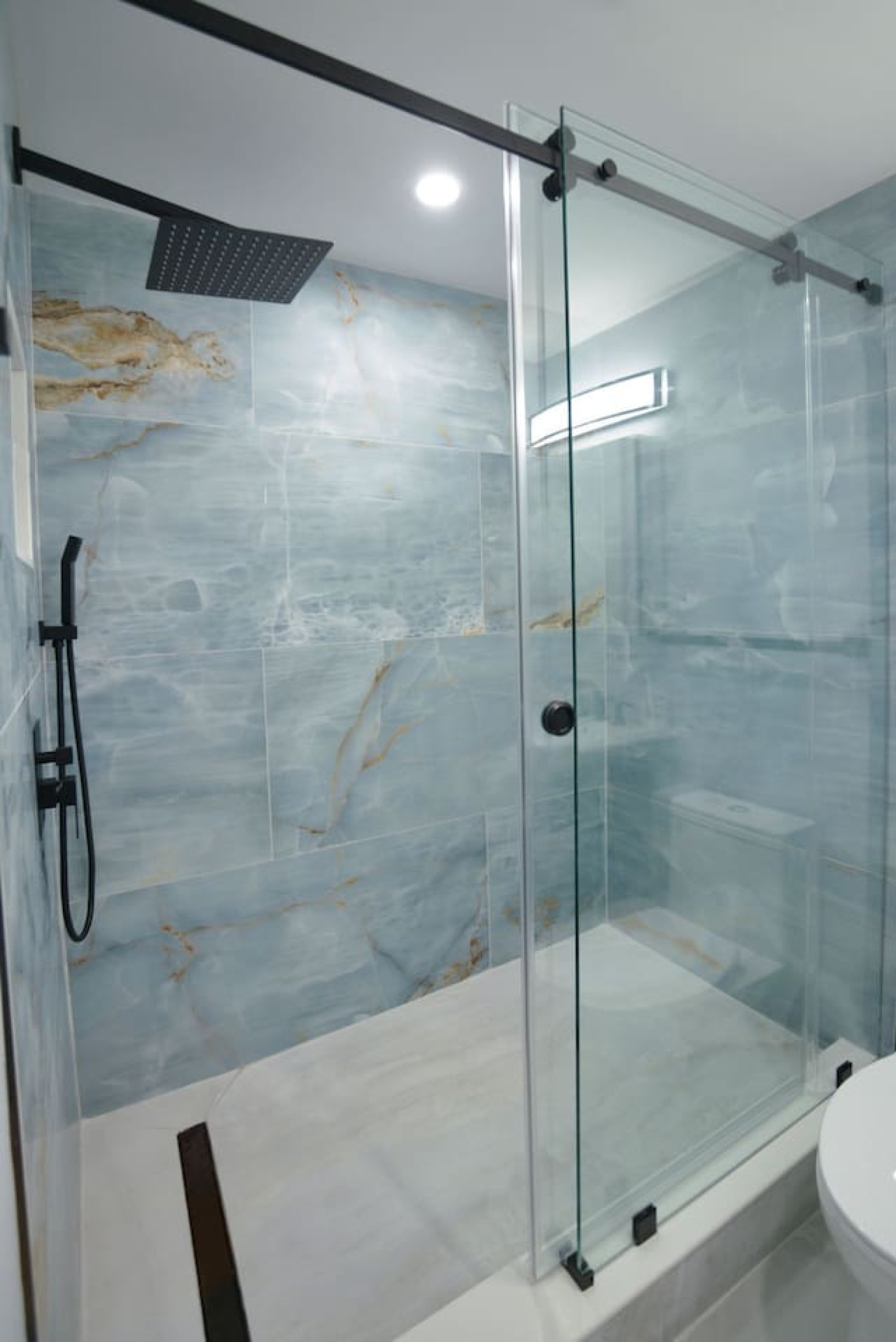 enchanting-hidden-door-escape/