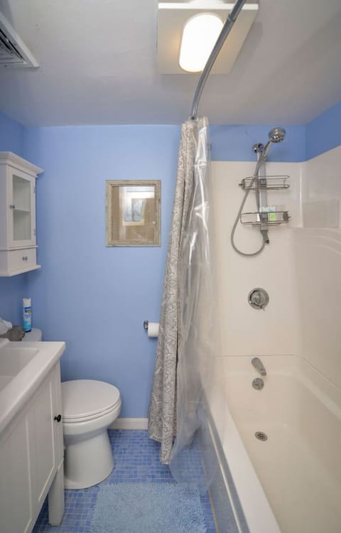 Cozy Coastal Retreat West Dennis - 13