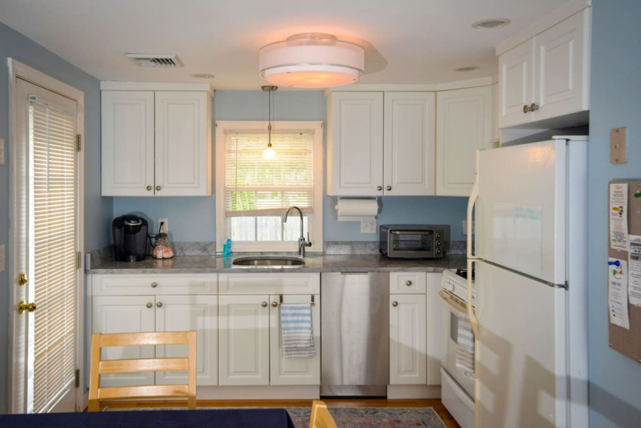 cozy-coastal-retreat-west-dennis-13/