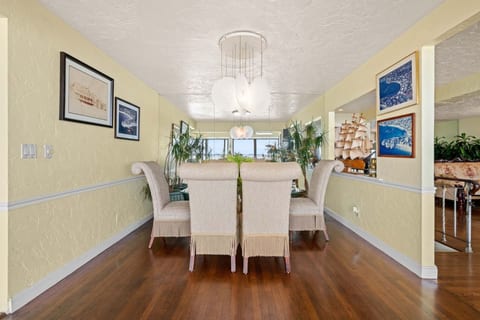 Coastal Charm: Lobster Château