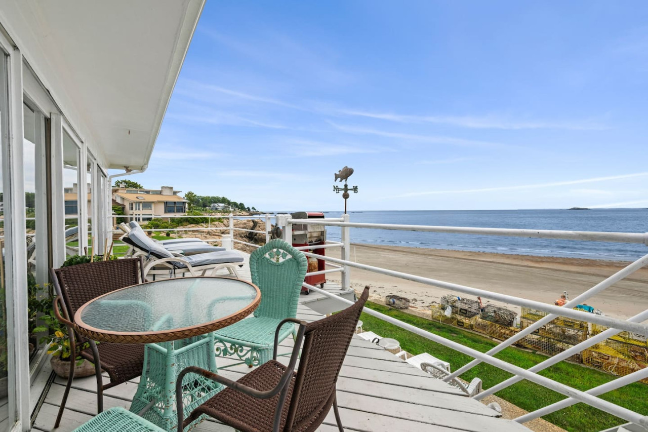 coastal-charm:-lobster-chateau/