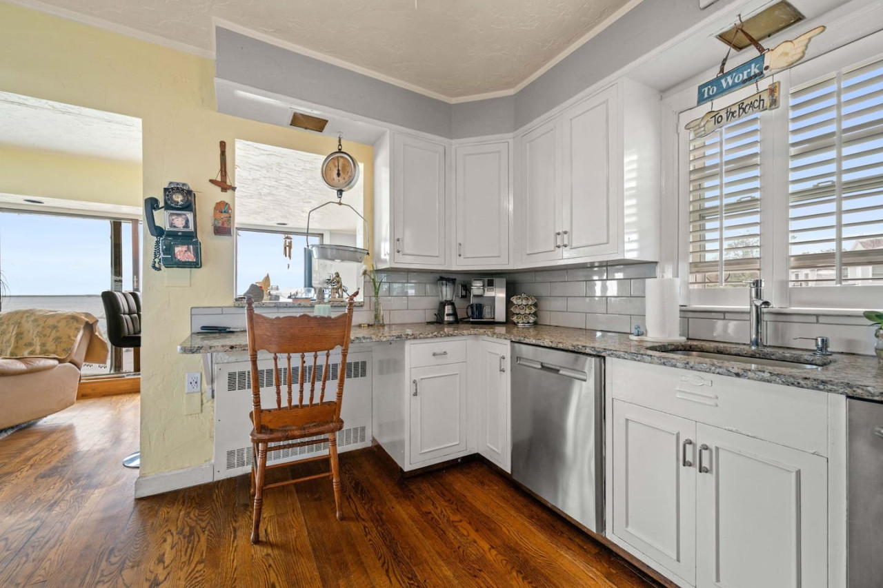 coastal-charm:-lobster-chateau/