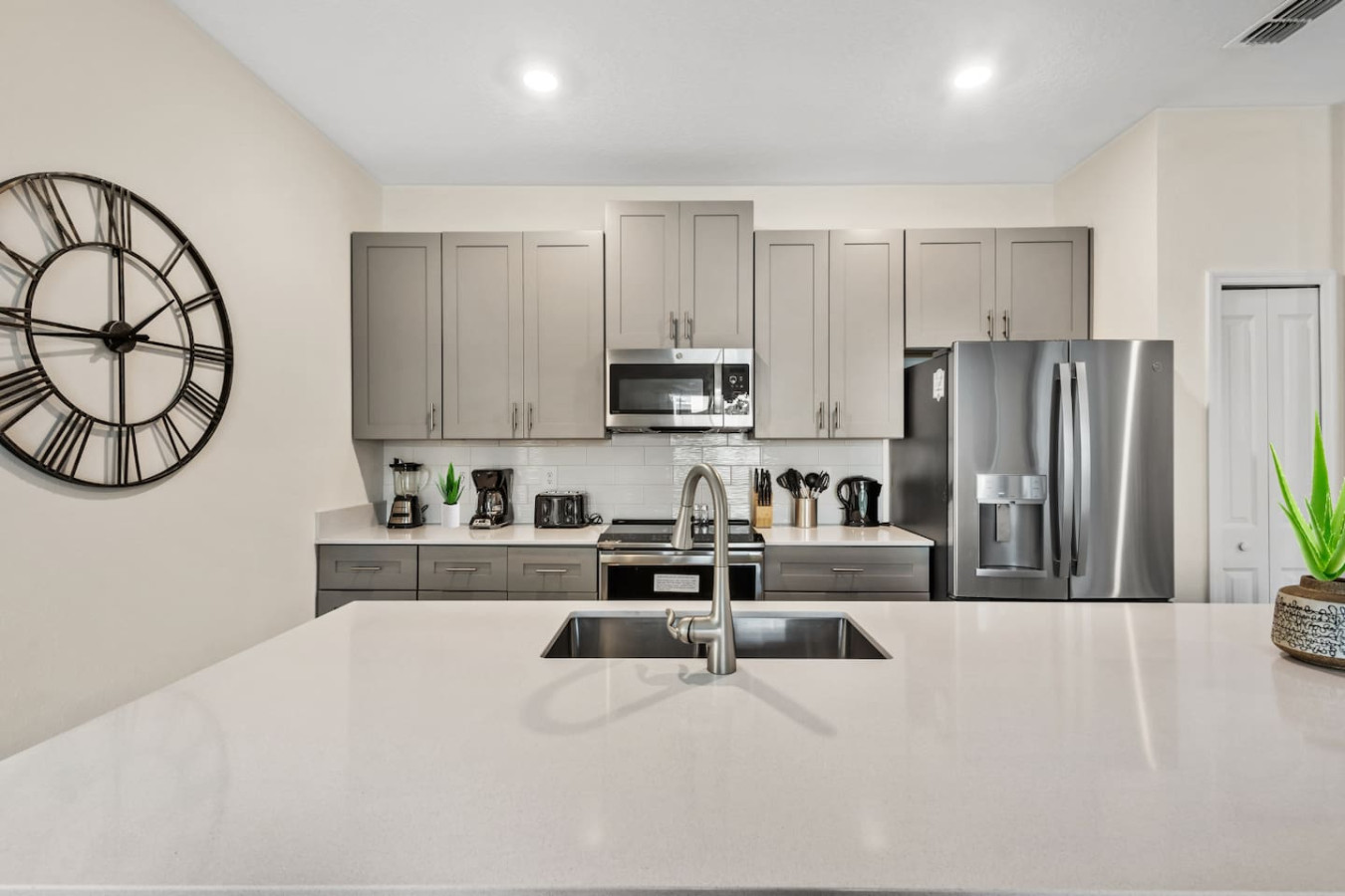 *NEW* King Bed | Disney Contemporary Townhouse - Kissimmee