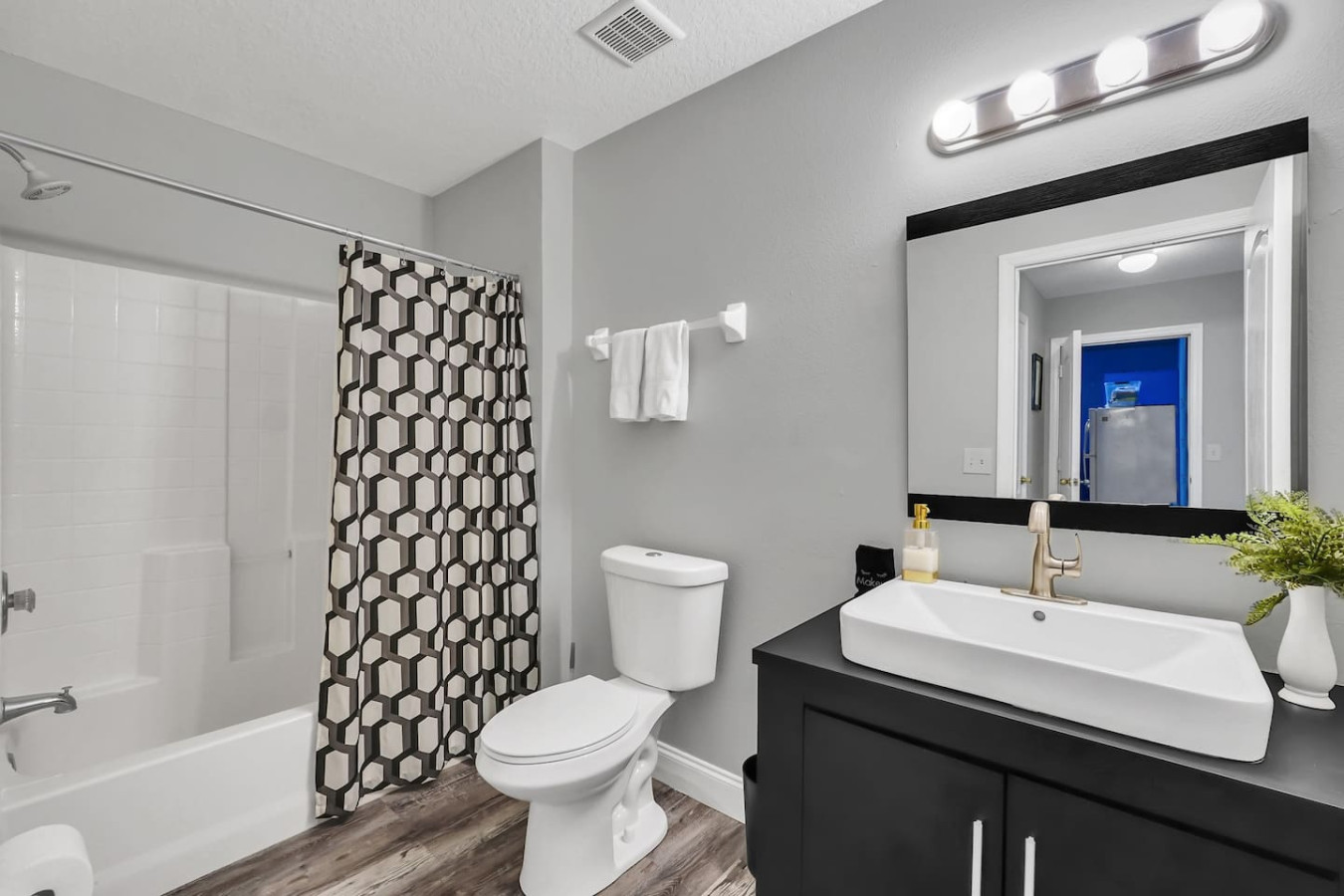 Queen Beds | Private Pool | Super Fast WIFI - Davenport