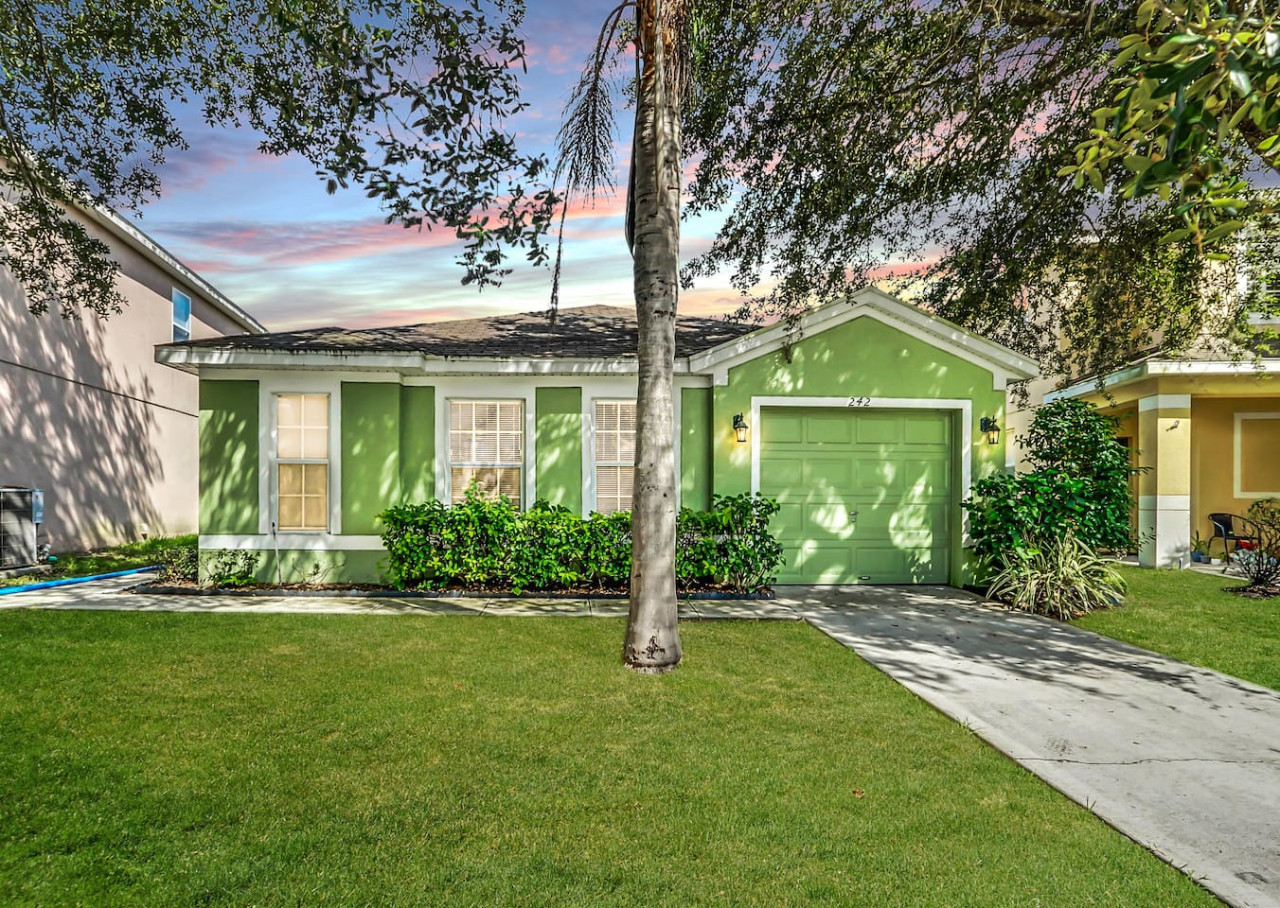 Queen Beds | Private Pool | Super Fast WIFI - Davenport