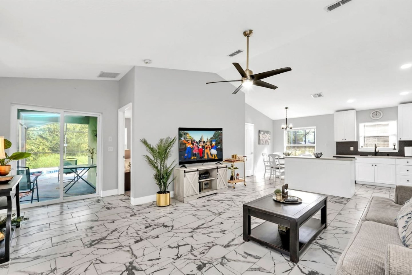 Queen Beds | Private Pool | Super Fast WIFI - Davenport