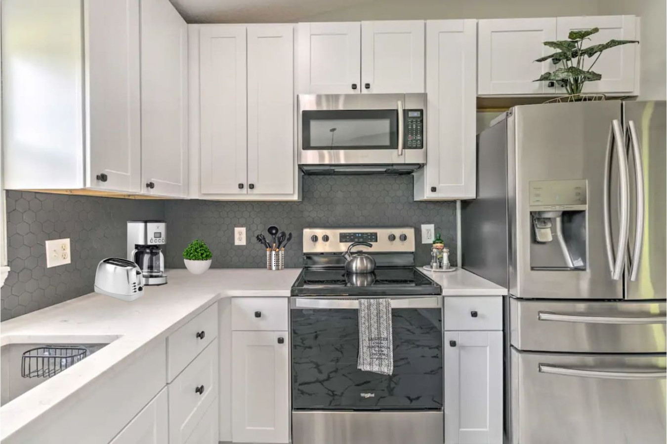 Queen Beds | Private Pool | Super Fast WIFI - Davenport