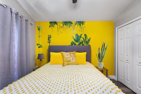 *NEW* King Bed | Glow In The Dark Kid Cave