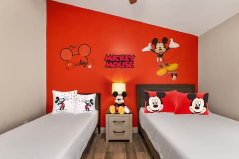*NEW* King Bed | Glow In The Dark Kid Cave