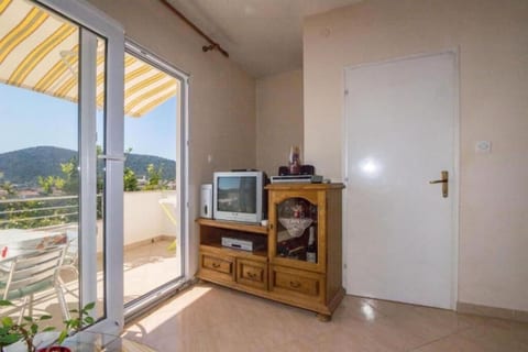 Apartments Mari - Unit 373713-13