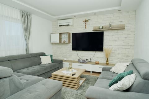 Apartment Mario - with pool - Unit 376456-13