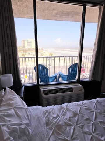 Studio Condo, Sleeps 3, Ocean View