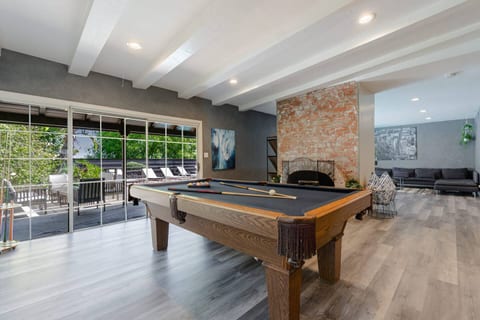 Mulholland Drive with Spa & Game Room